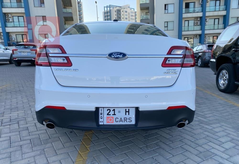 Ford Taurus